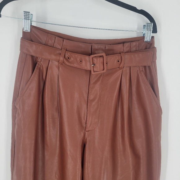 A&F Faux Leather Pant with Belt Size M - Picture 3 of 7